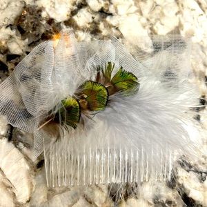 🥳 5 for $25 sale! 
Peacock feather and netting wedding hair comb. Handmade